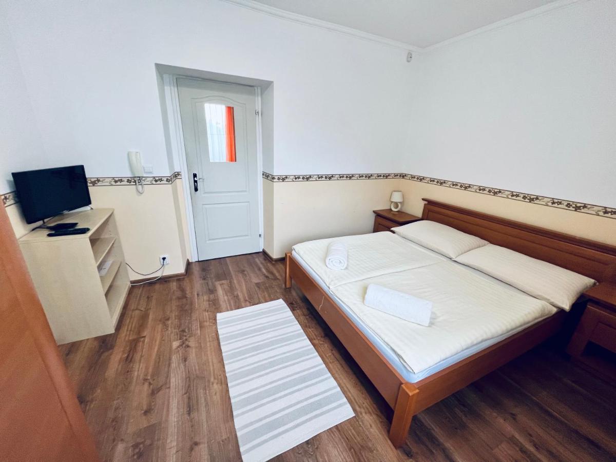 Privat Adriana Apartment Kremnica Luaran gambar