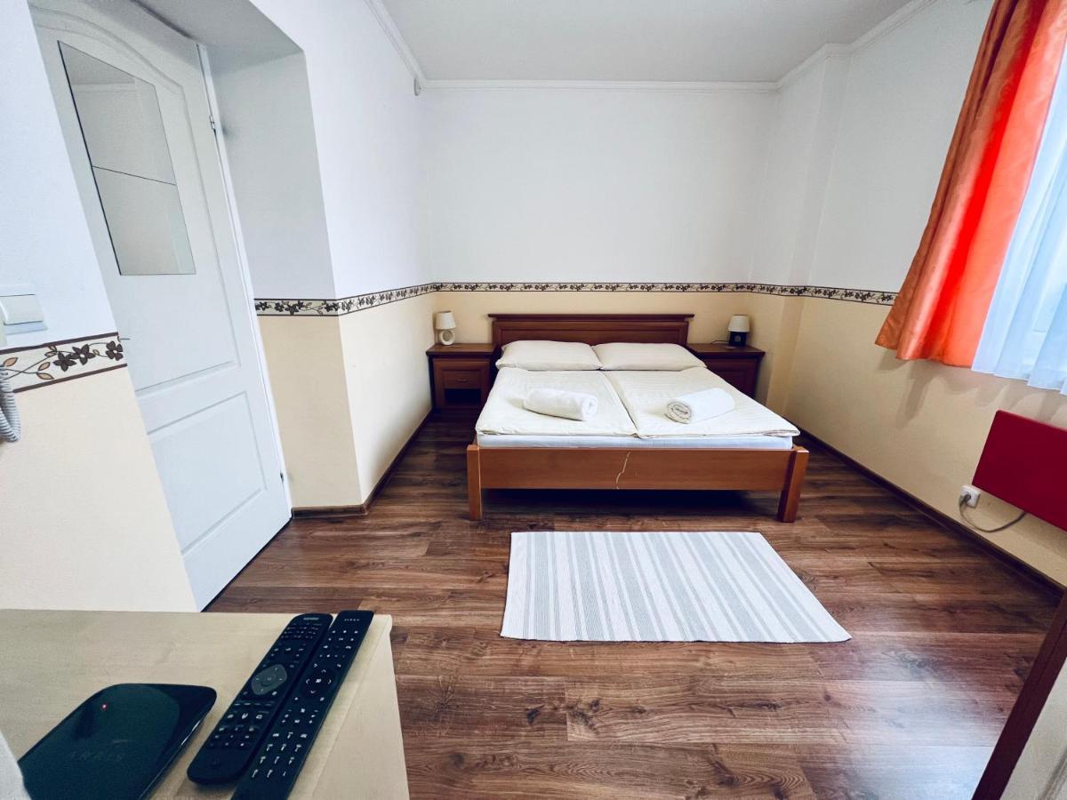 Privat Adriana Apartment Kremnica Luaran gambar